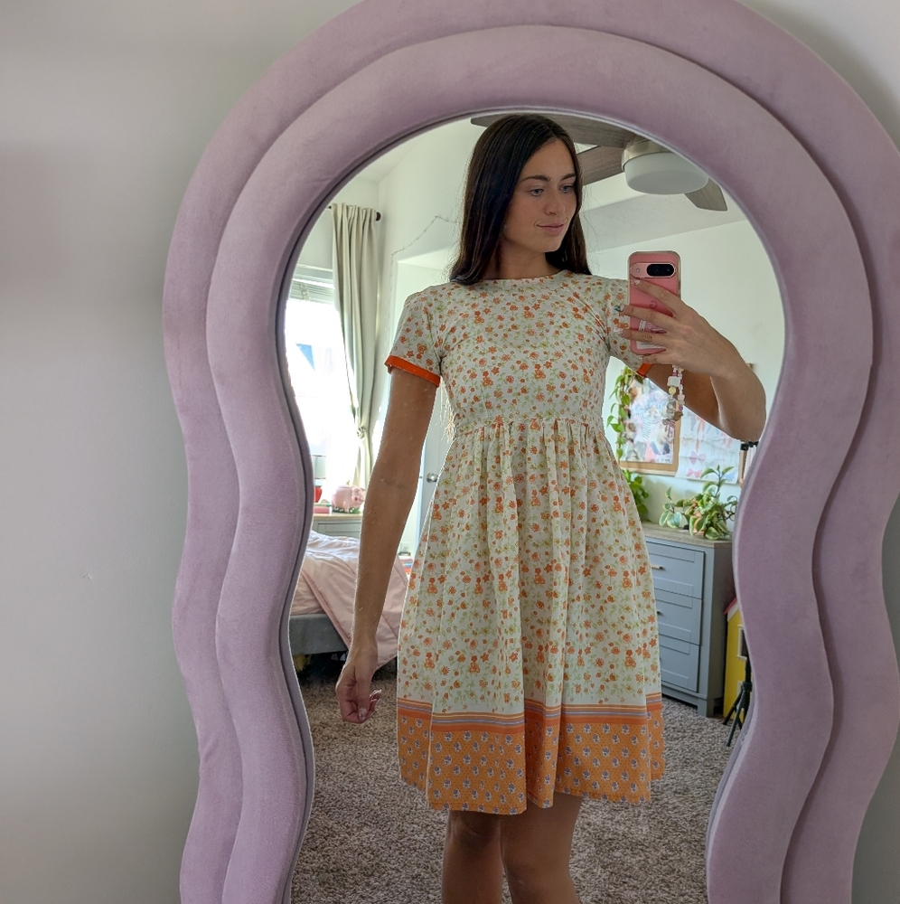 Floral Retro Dress with Orange Accents Size XS